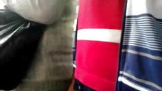 Dvojac seksi prsatih ...